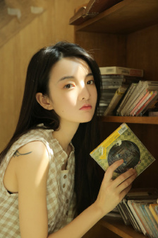 女教师hd中字版高清费看